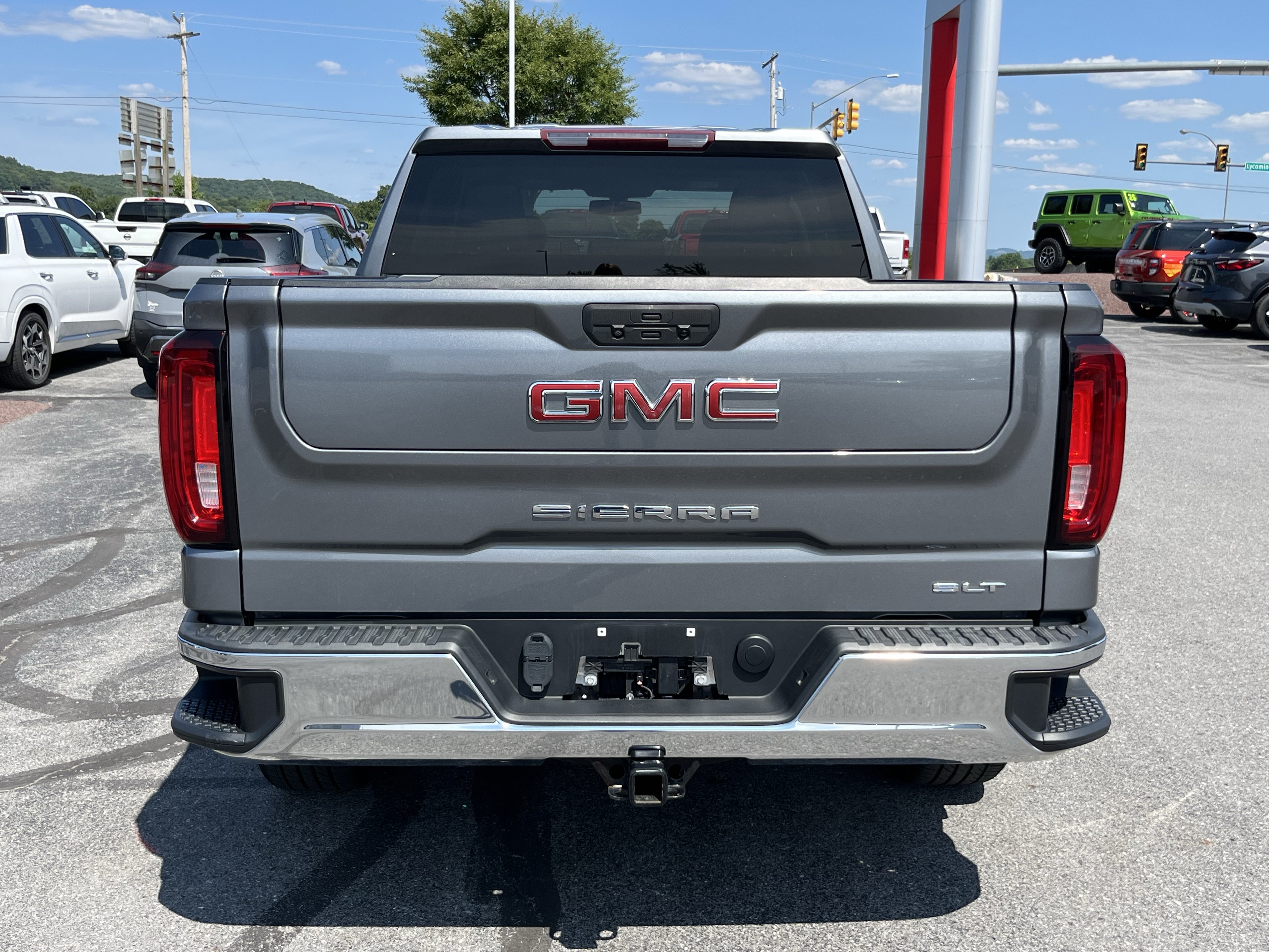 Used 2021 GMC Sierra 1500 SLT AWD/4WD image 6