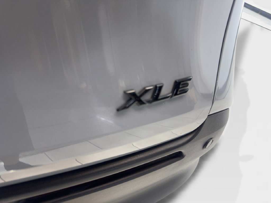 Used 2025 Toyota Sienna XLE Woodland Edition AWD/4WD image 26