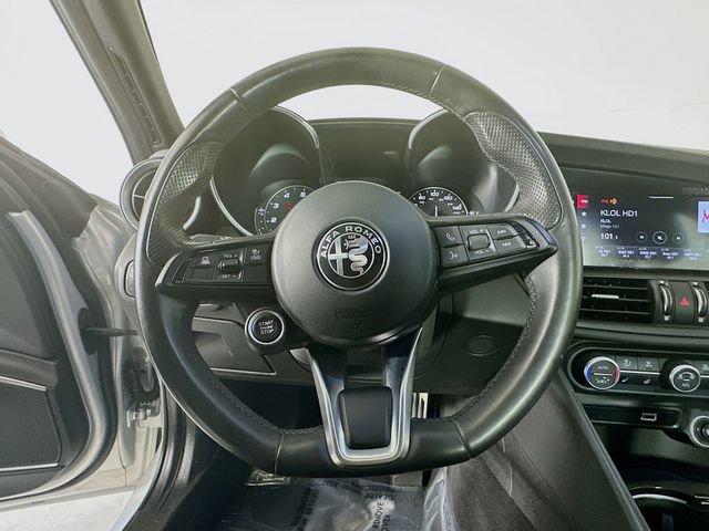 Used 2023 Alfa Romeo Giulia Ti image 13