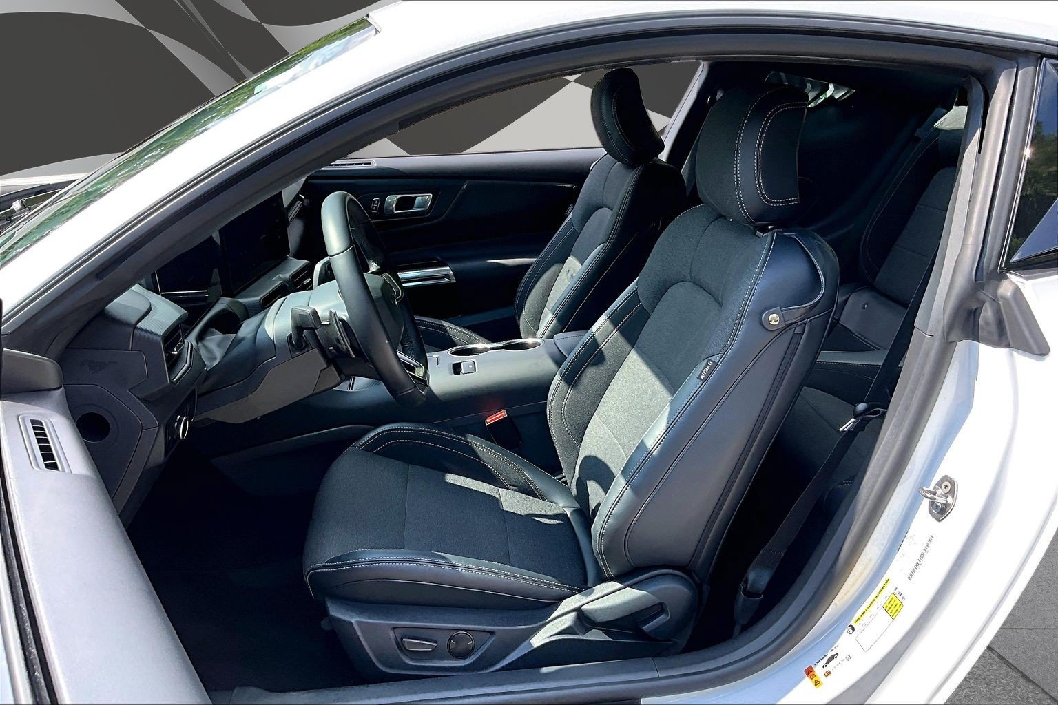 Used 2025 Ford Mustang GT RWD image 24