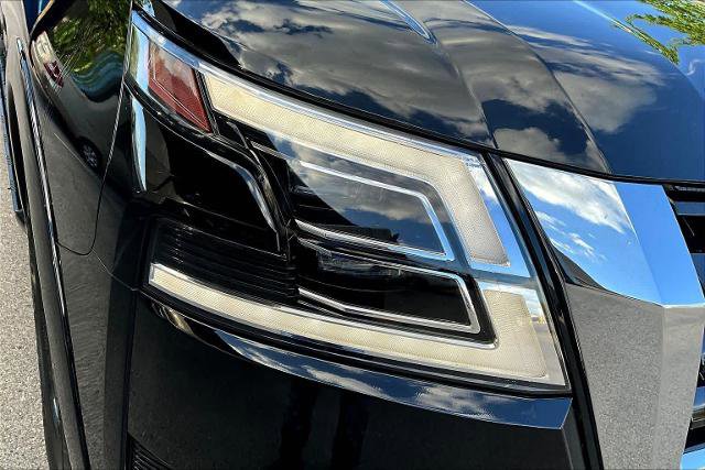Certified 2023 Nissan Armada SL w/ Cargo Package AWD/4WD image 28