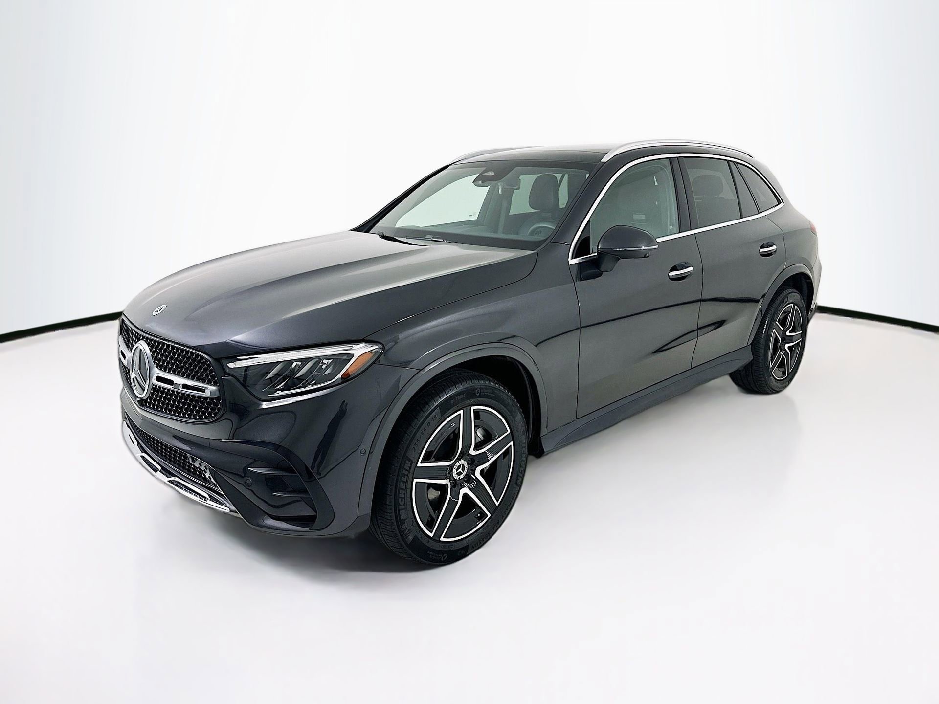 Certified 2025 Mercedes-Benz GLC 300 4MATIC image 3