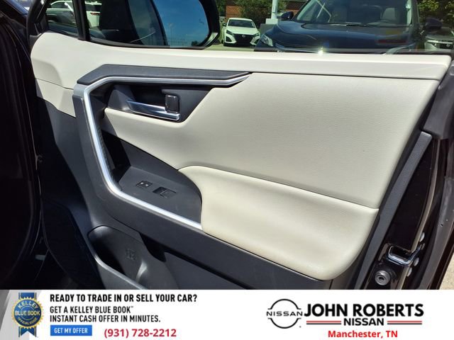 Used 2022 Toyota RAV4 XLE Premium image 20