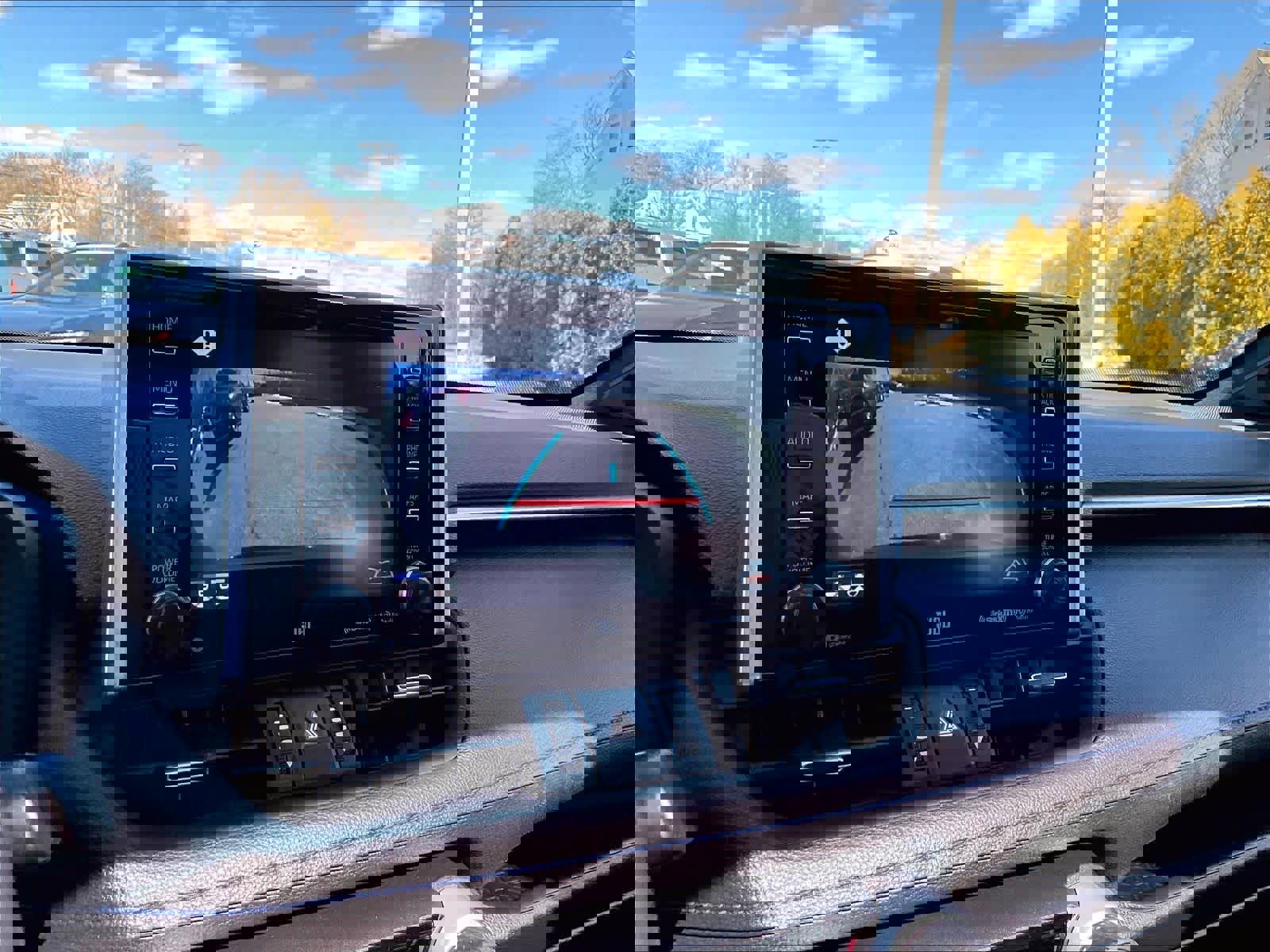 Used 2020 Toyota RAV4 XSE image 19