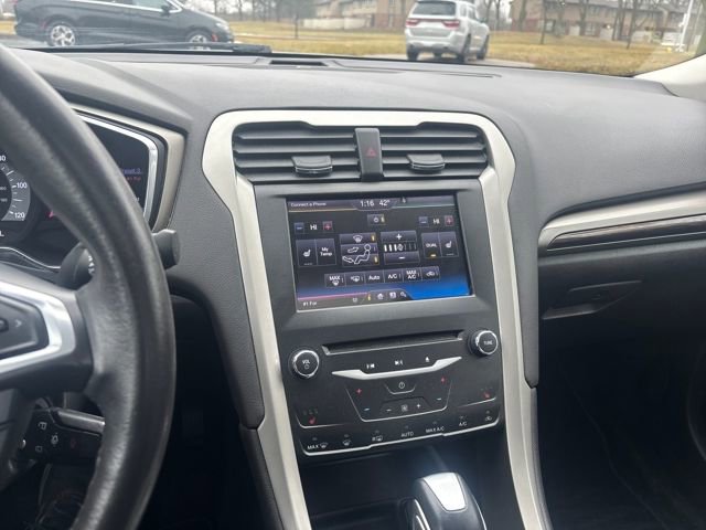 Used 2013 Ford Fusion SE image 19