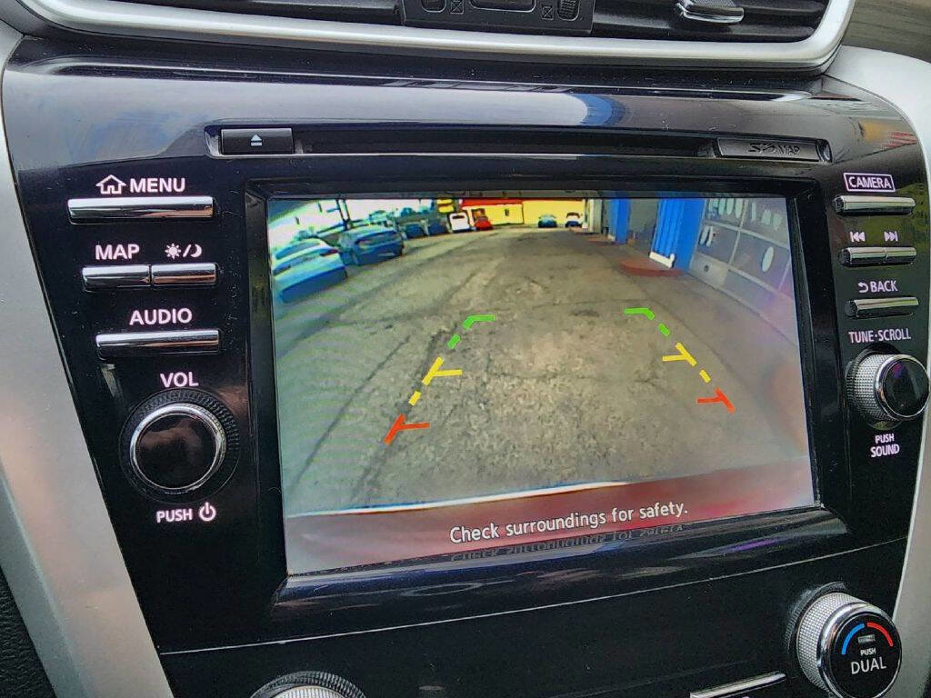 Used 2018 Nissan Murano SV image 16