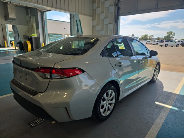 Used 2024 Toyota Corolla LE FWD image 5