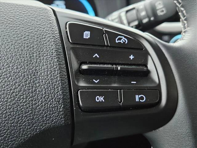 Used 2025 Hyundai Venue SEL image 23