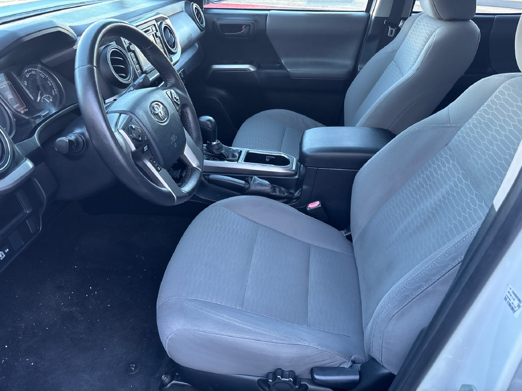 Used 2017 Toyota Tacoma SR5 w/ Tow Package RWD image 24