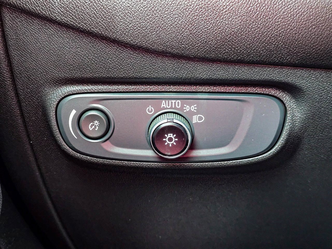 Certified 2024 Chevrolet Equinox LT image 28