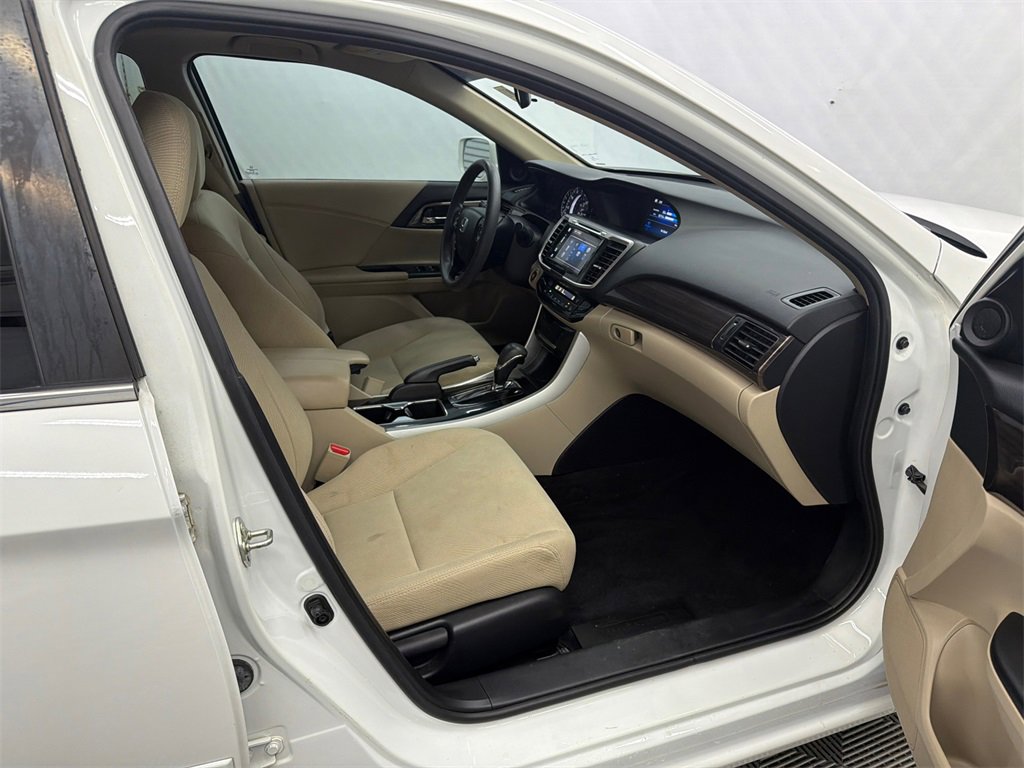 Used 2017 Honda Accord EX image 14