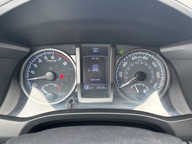 Used 2021 Toyota Tacoma TRD Sport AWD/4WD image 25