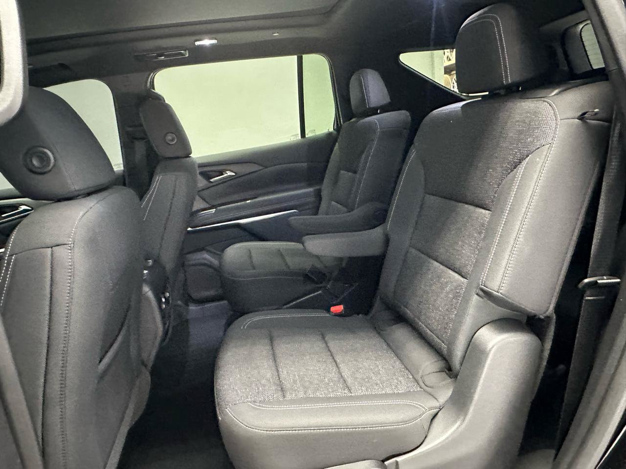 Used 2025 Chevrolet Traverse LT w/ Sun and Wheel Package FWD image 17