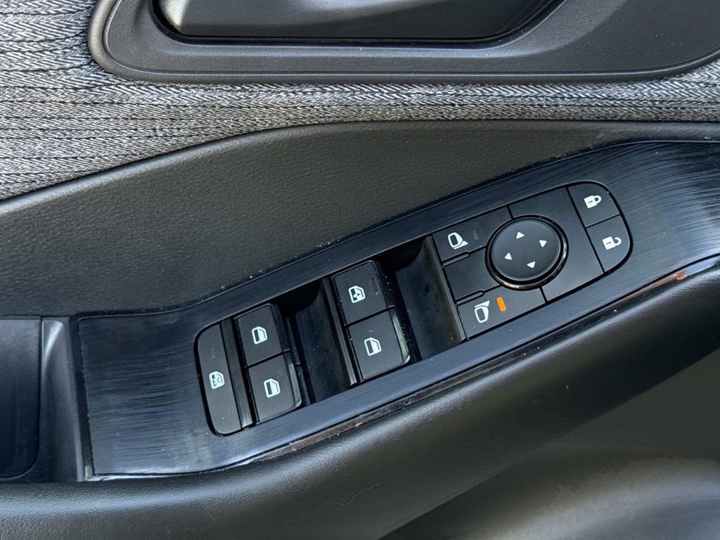 Certified 2023 Nissan Rogue S image 18