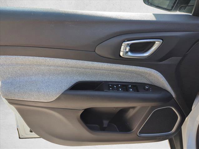 Used 2024 Jeep Compass Sport AWD/4WD image 9