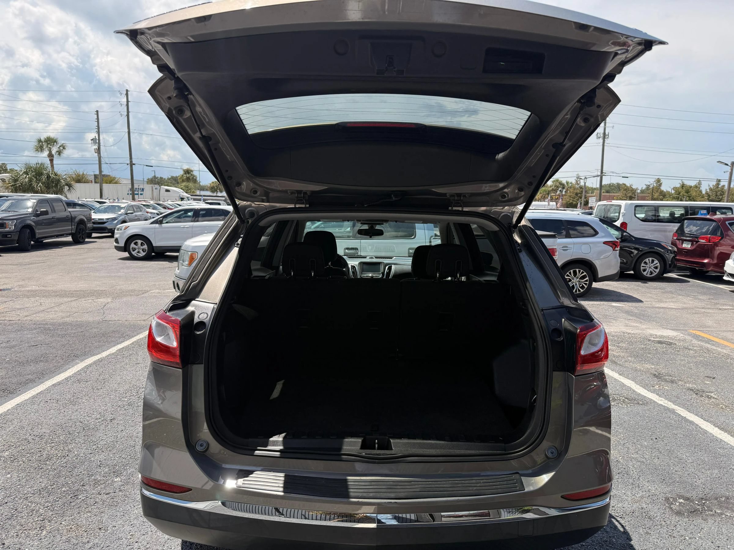 Used 2018 Chevrolet Equinox LT FWD image 5