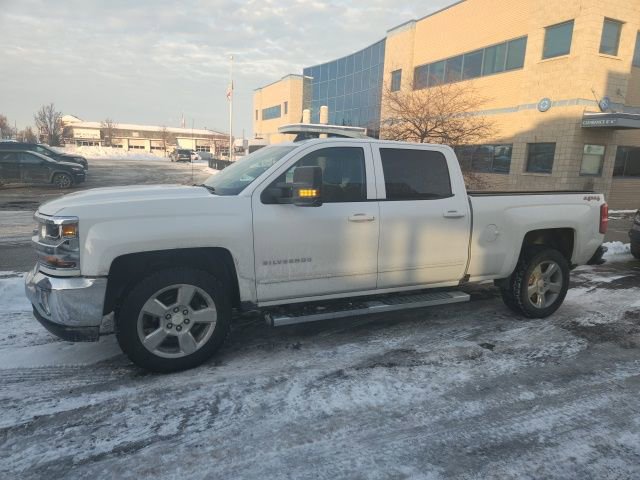 Used 2018 Chevrolet Silverado 1500 LT w/ Max Trailering Package image 3