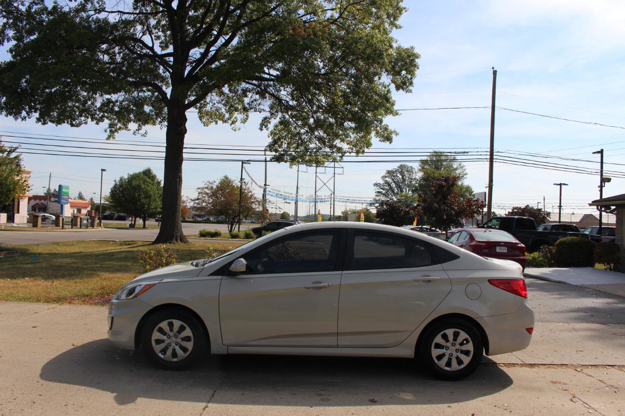 Used 2016 Hyundai Accent SE image 7