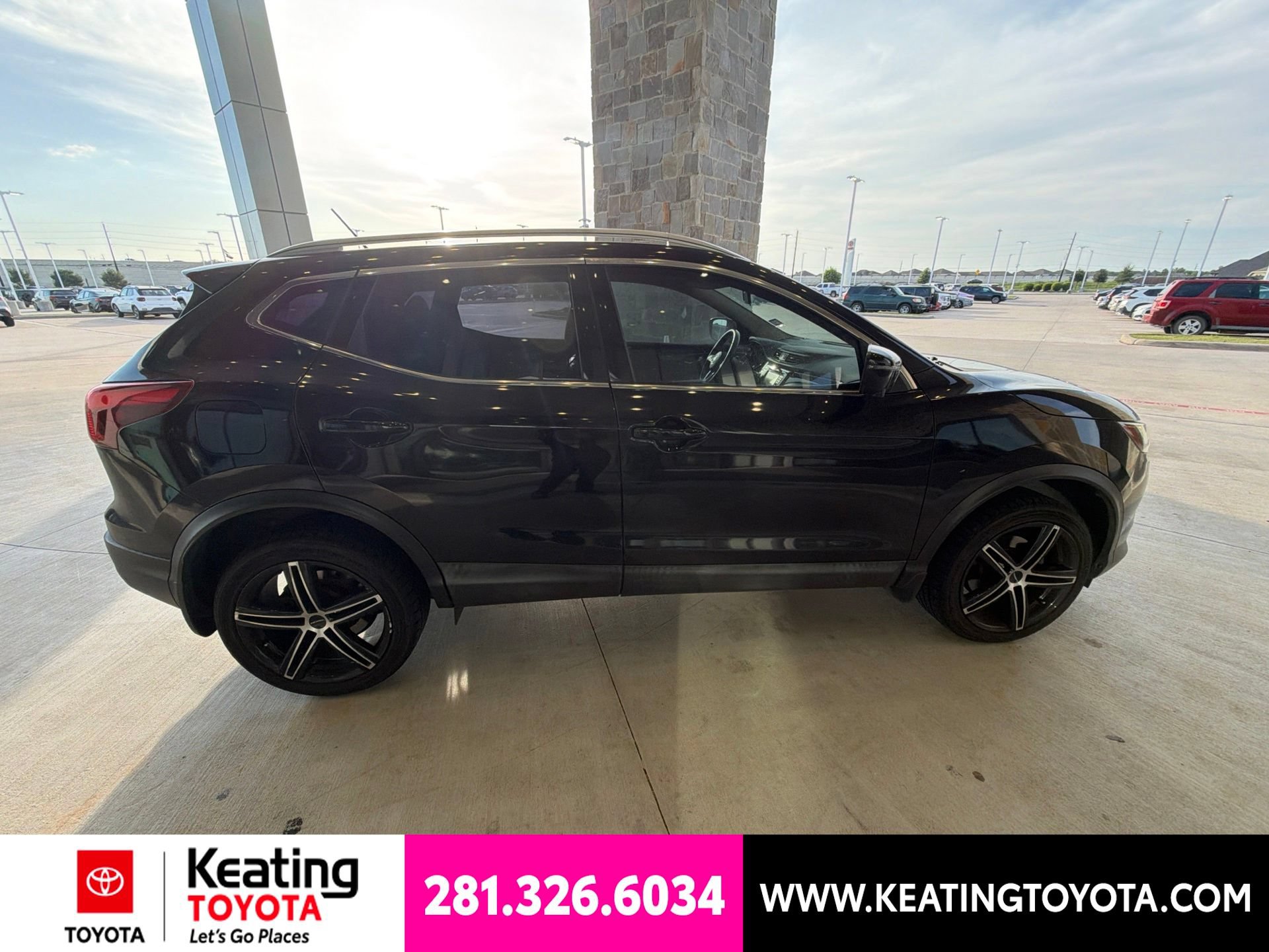Used 2018 Nissan Rogue Sport SL FWD image 6