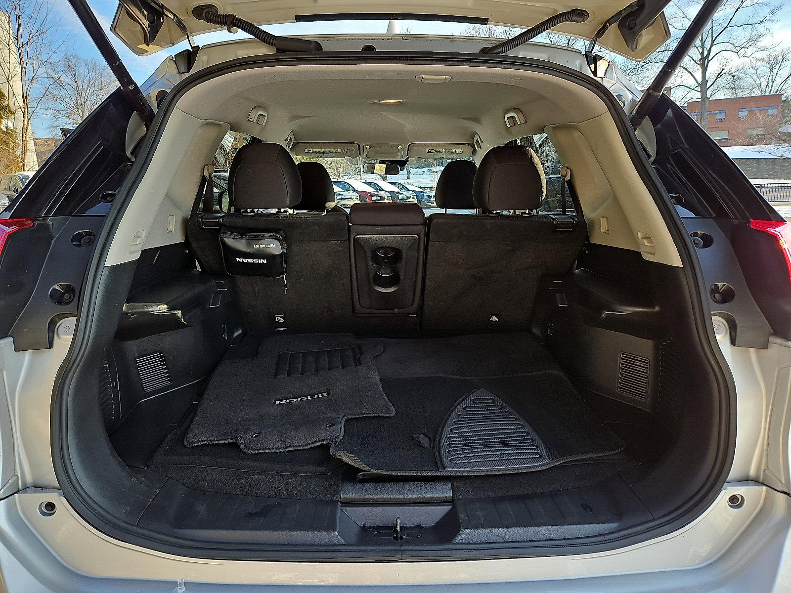 Certified 2019 Nissan Rogue SV image 28