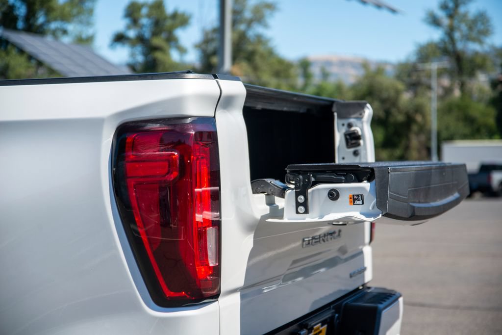 Used 2024 GMC Sierra 1500 Denali Ultimate AWD/4WD image 9