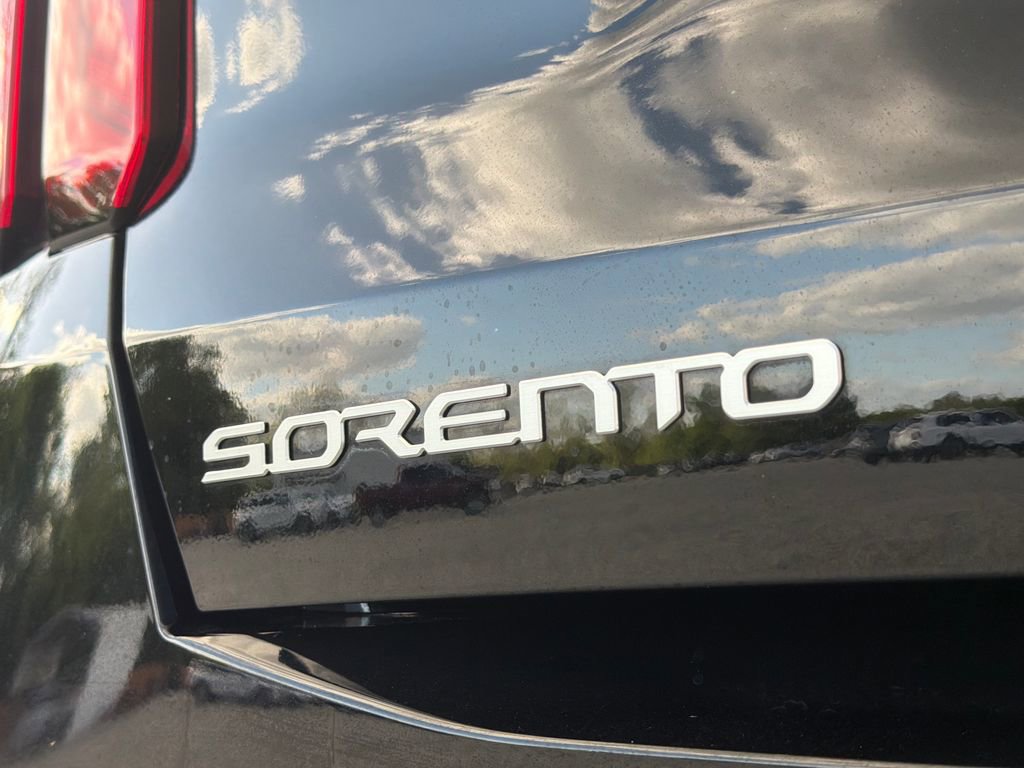 Used 2024 Kia Sorento S w/ Panoramic Sunroof Package FWD image 17
