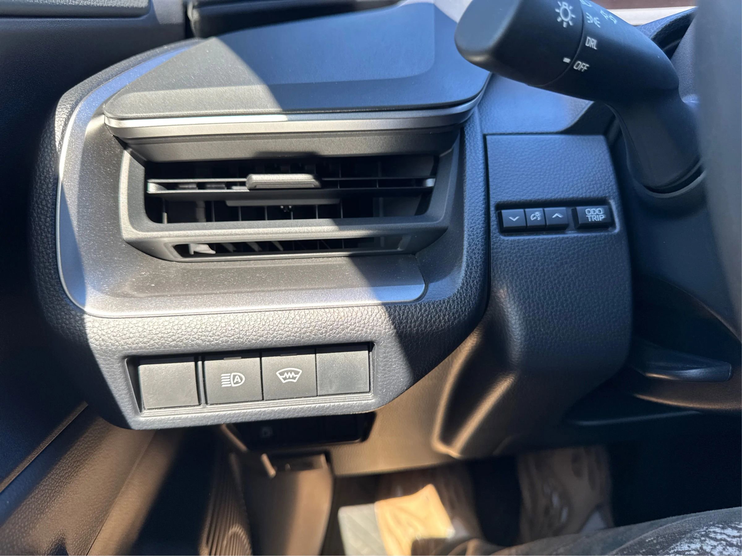 Used 2024 Toyota Prius LE image 17