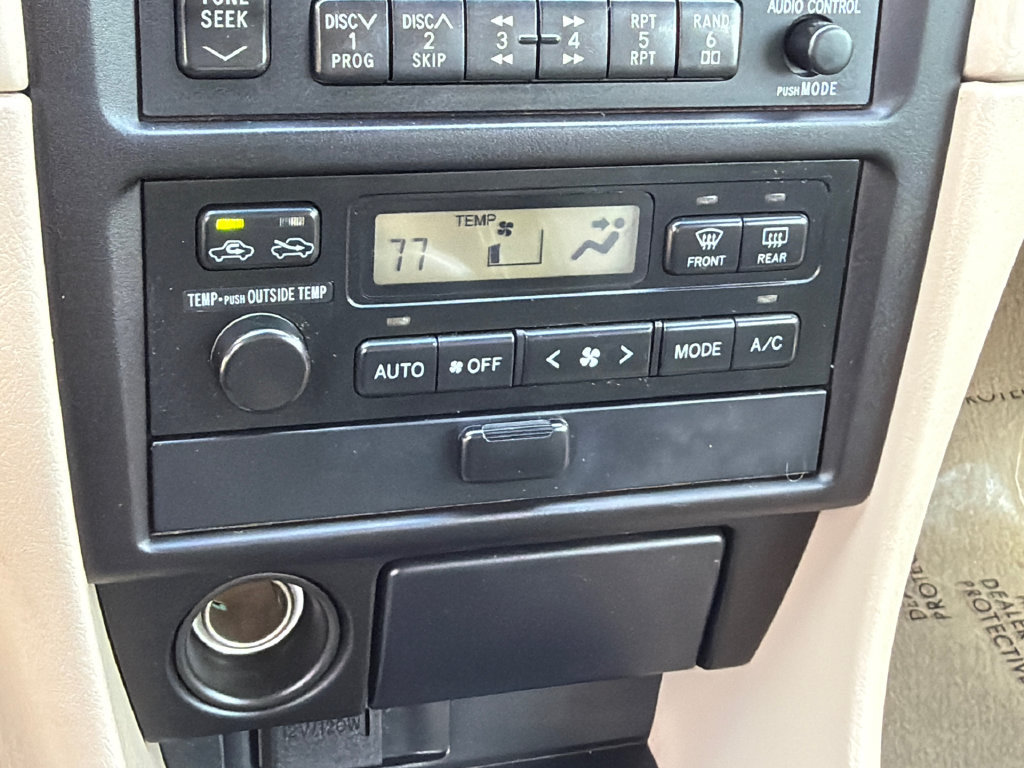 Used 1999 Toyota Solara SLE w/ Sport Pkg FWD image 23