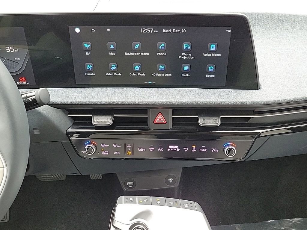 Used 2022 Kia EV6 Wind image 26