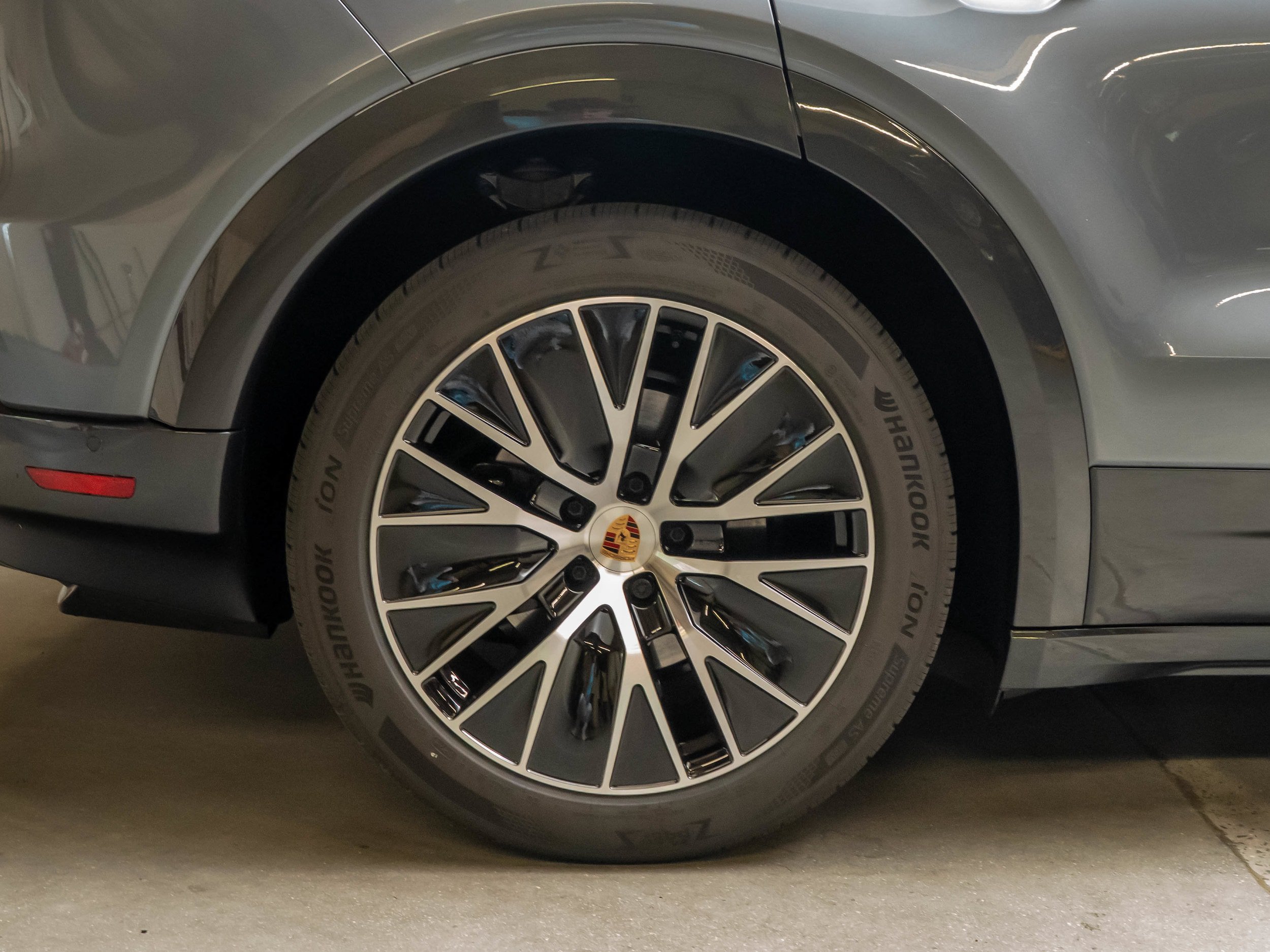 New 2026 Porsche Cayenne Electric AWD/4WD image 14