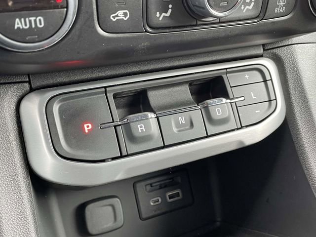 Used 2023 GMC Acadia SLT image 29