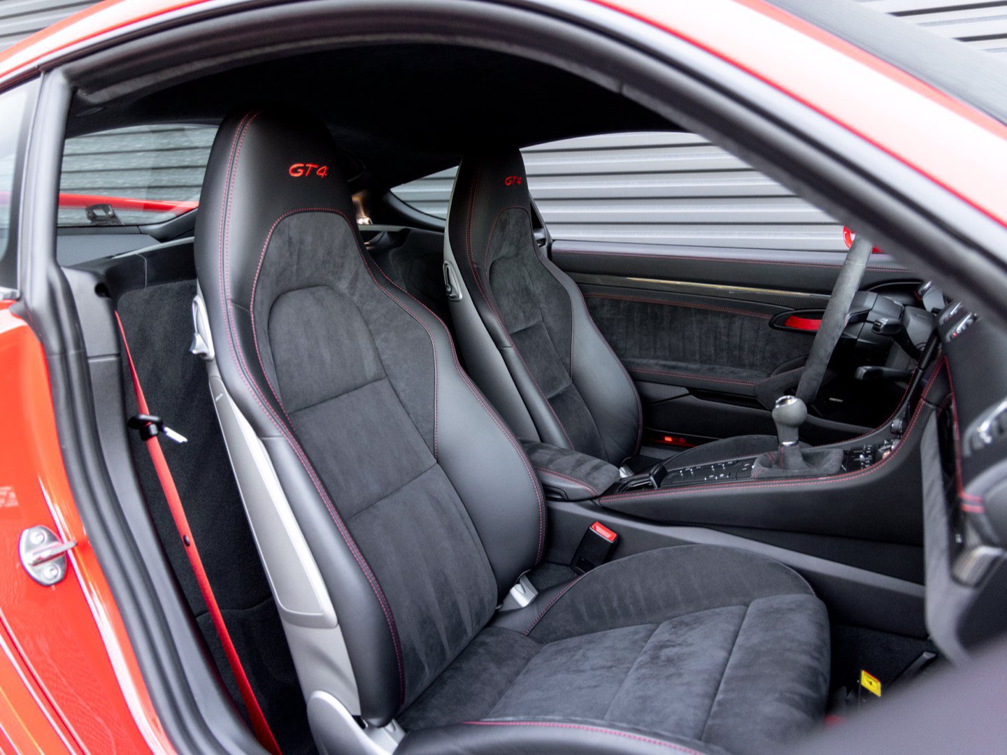 Certified 2020 Porsche 718 Cayman GT4 RWD image 30