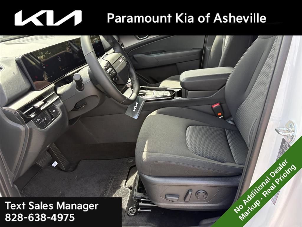 New 2026 Kia Sportage LX w/ LX Convenience Package AWD/4WD image 17