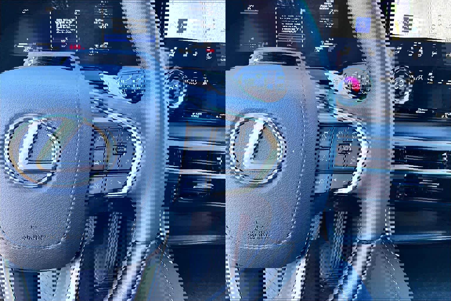 Used 2025 Lexus RX 350 Premium w/ Convenience Package image 23