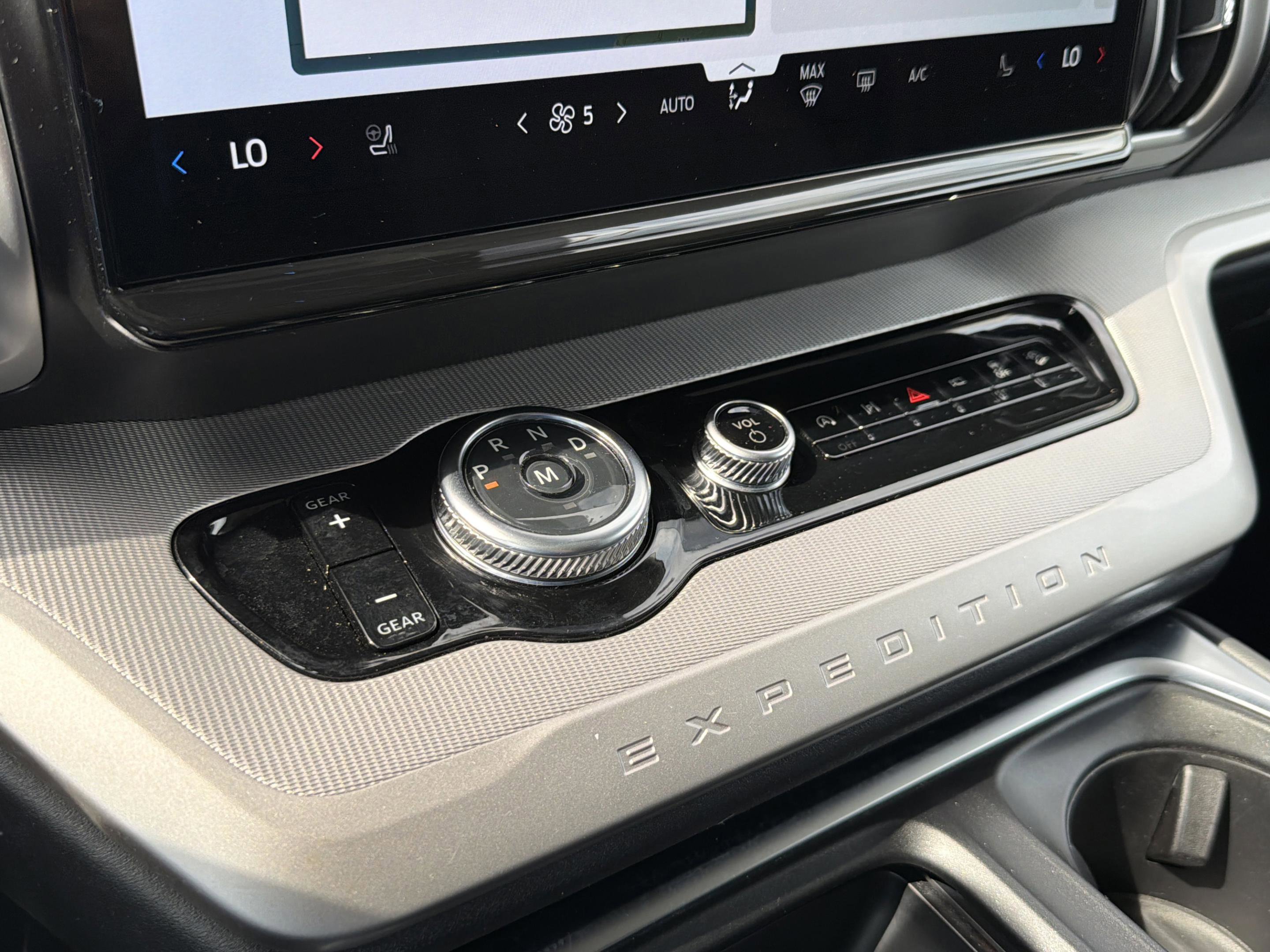 Used 2025 Ford Expedition Max Active image 18