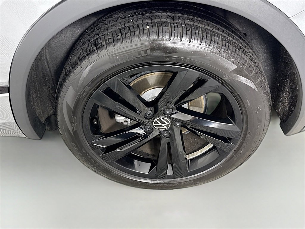 Used 2024 Volkswagen Tiguan SE R-Line image 26