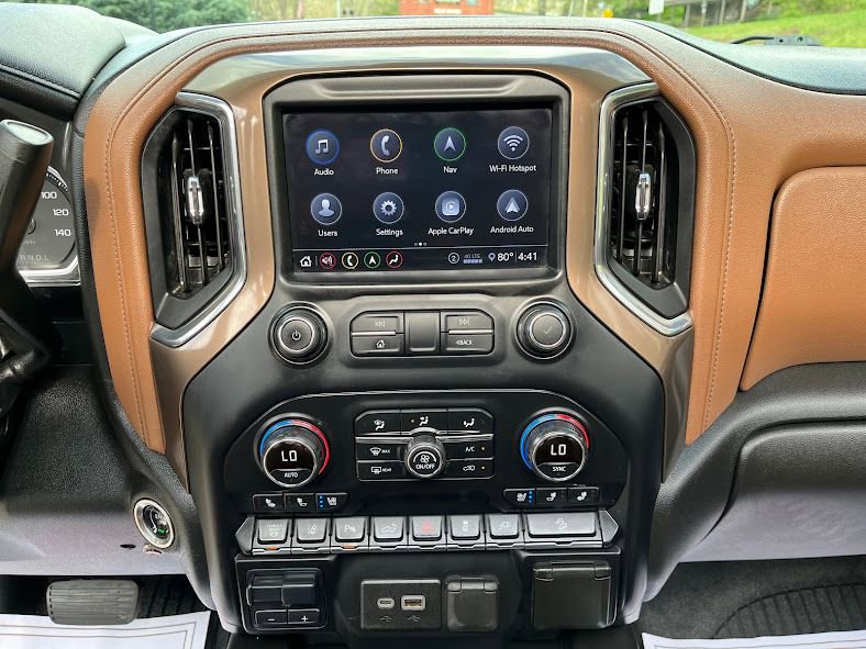 Used 2020 Chevrolet Silverado 3500 High Country w/ Technology Package image 17