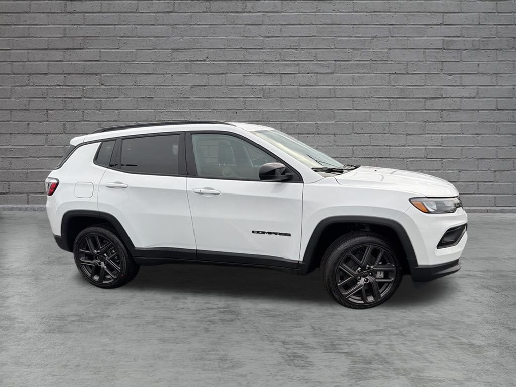 New 2026 Jeep Compass Latitude AWD/4WD image 10