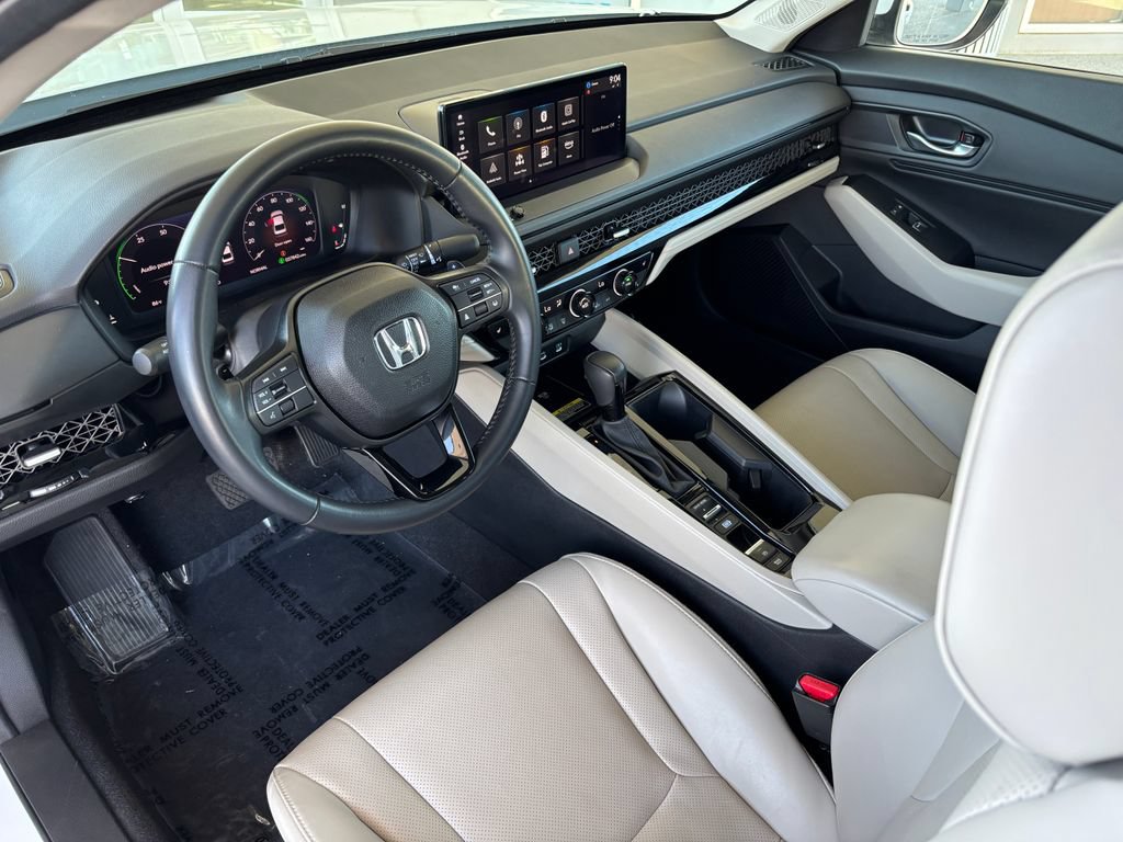 Used 2025 Honda Accord EX-L image 9
