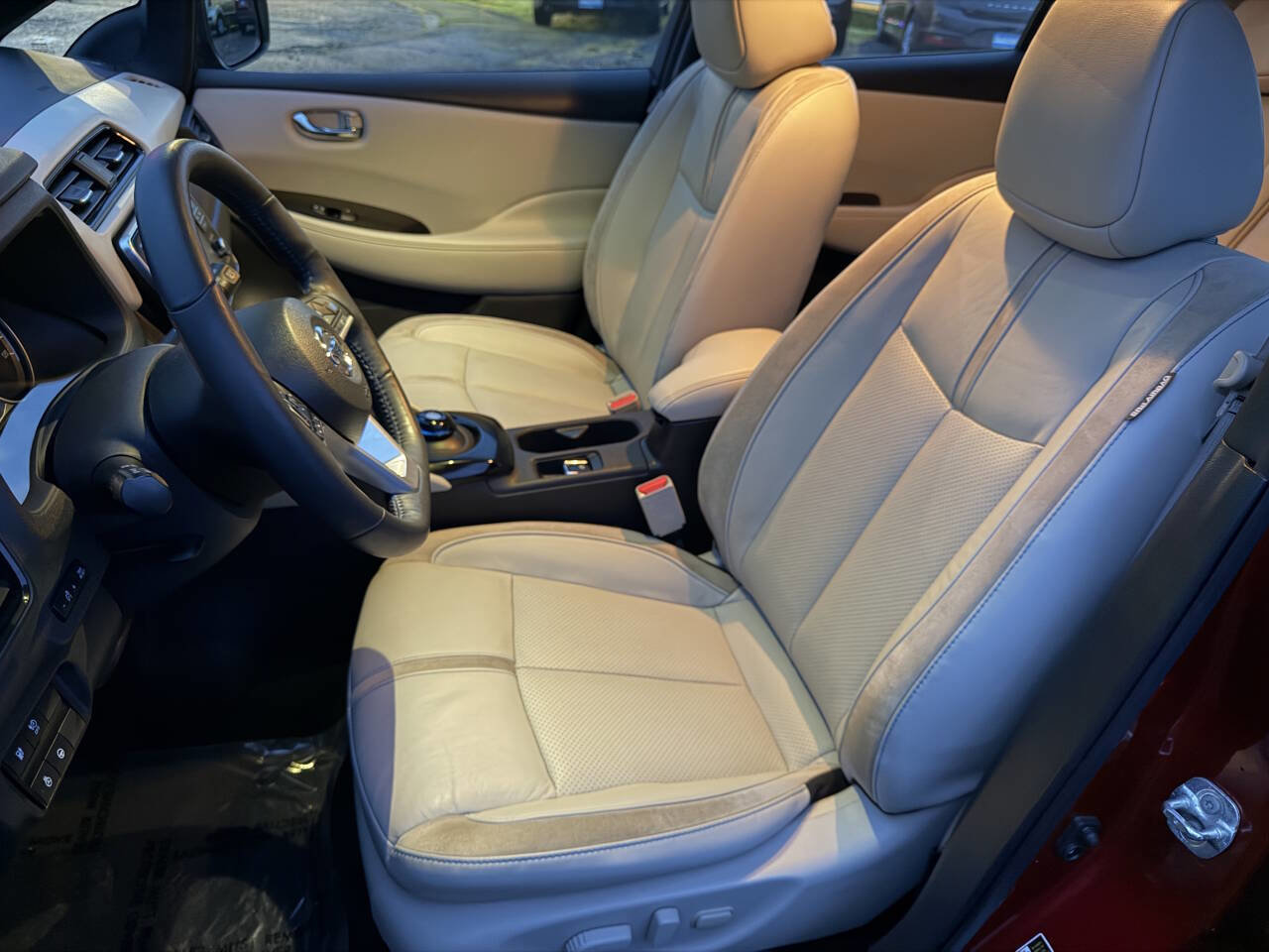 Used 2019 Nissan Leaf SL w/ SL Technology Package image 17
