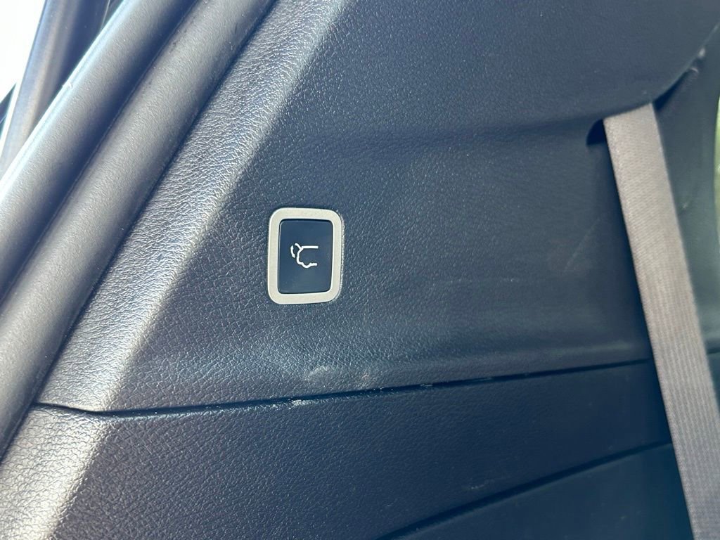 Used 2020 Chrysler Pacifica Touring-L Plus image 49