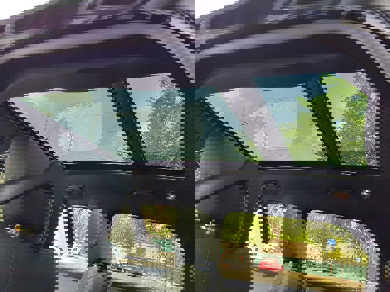 New 2026 Land Rover Range Rover Velar Dynamic SE image 23