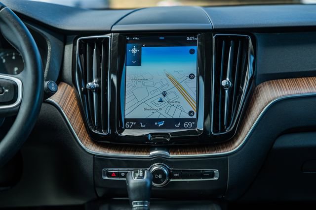 Used 2021 Volvo XC60 T5 Momentum w/ Advanced Package AWD/4WD image 23