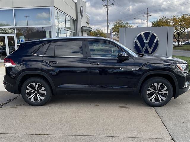New 2026 Volkswagen Atlas Cross Sport SE image 3