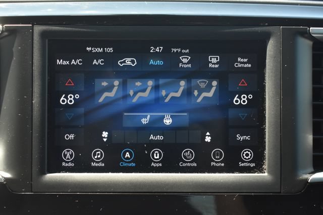 Used 2020 Chrysler Pacifica Touring-L FWD image 24