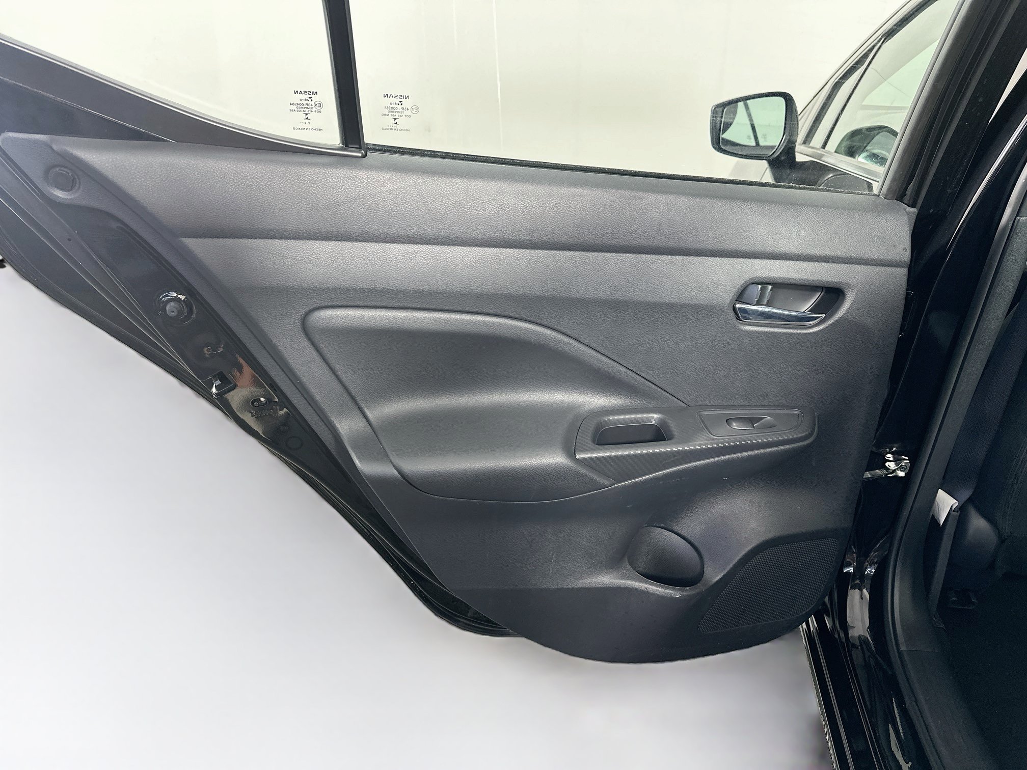 Used 2025 Nissan Versa SV FWD image 25