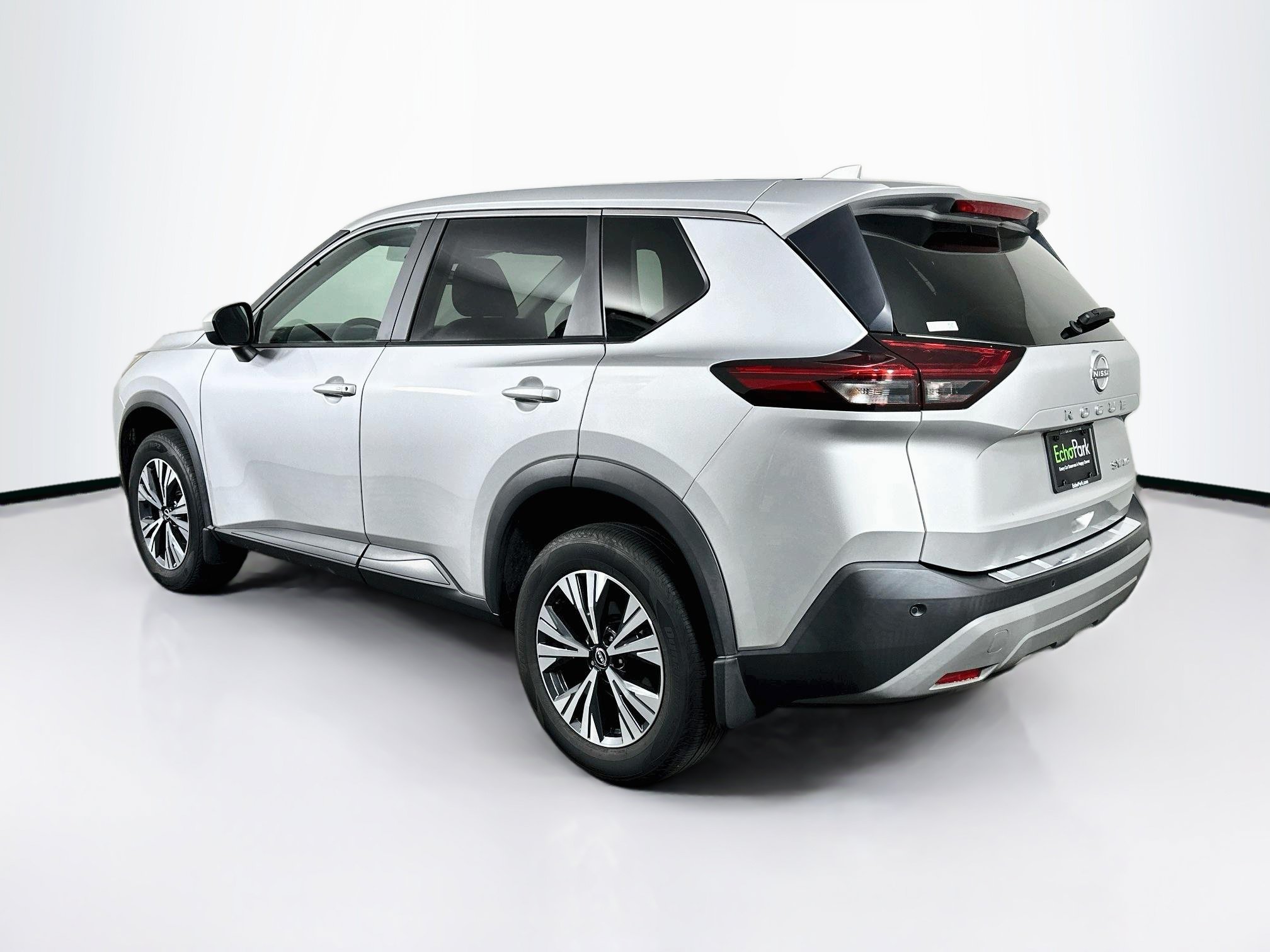 Used 2023 Nissan Rogue SV AWD/4WD image 5
