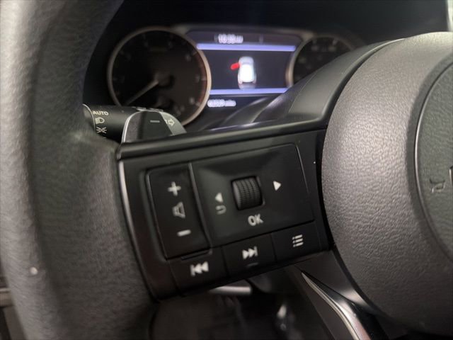 Used 2024 Nissan Rogue SV image 16