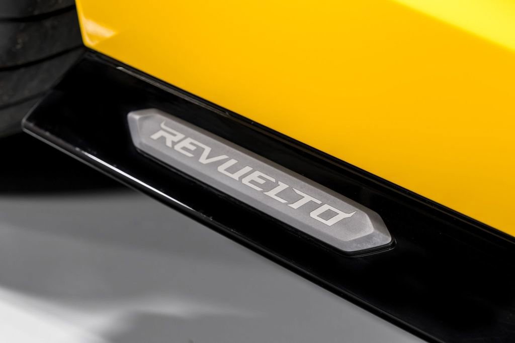 Used 2024 Lamborghini Revuelto image 49