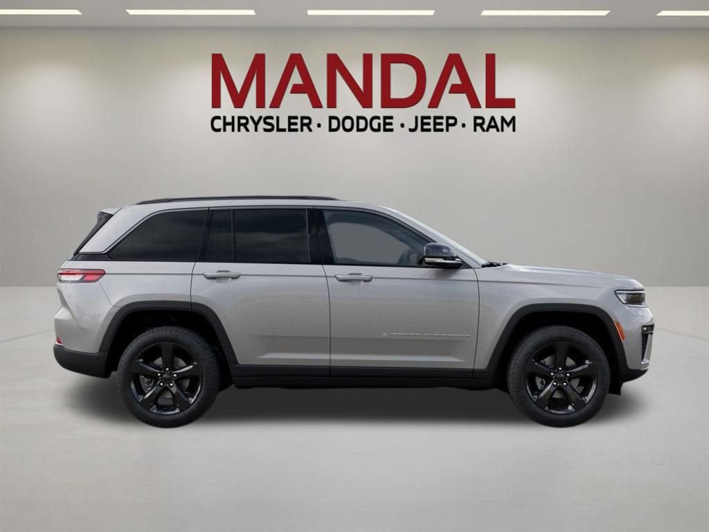 New 2026 Jeep Grand Cherokee Limited w/ Limited Altitude Package RWD image 21